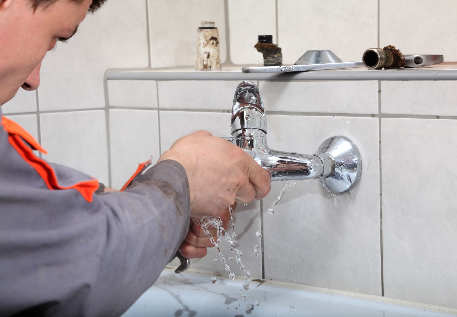 Choosing a Plumber: 7 Must-Have Items on Your Checklist